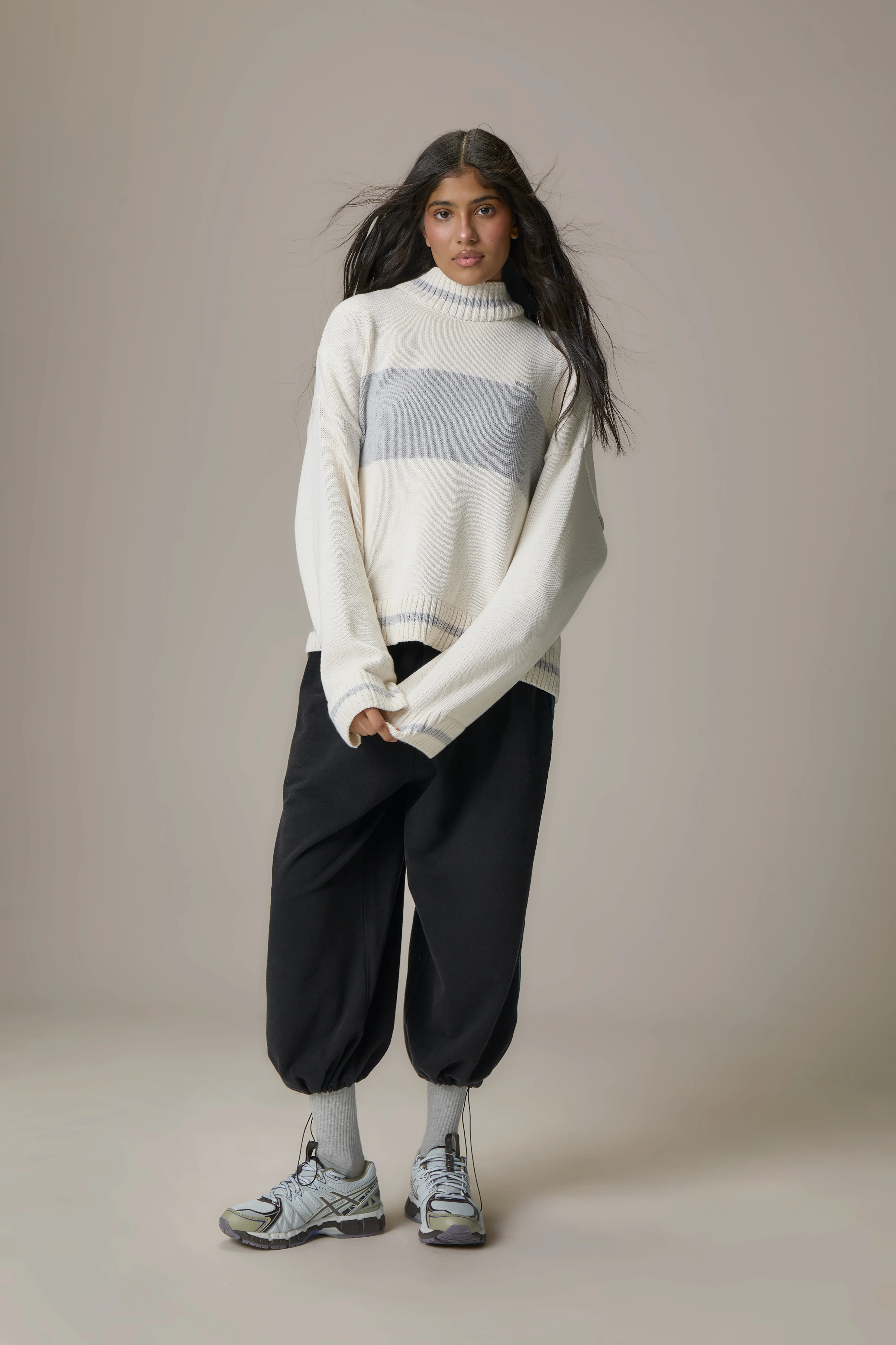 Bebe Roll Neck in Off White - Image 6